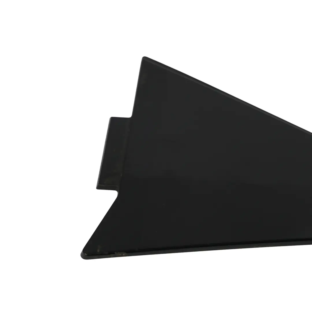 Modanatura Copertura Triangolo Lunotto Posteriore Destra per Audi A4 B8 con numero di parte 8K5853274F Audi A4 B8 Modanatura Copertura Triangolo Lunotto Posteriore Destra - SKU 8K5853274F - Numero di parte 8K5853274F