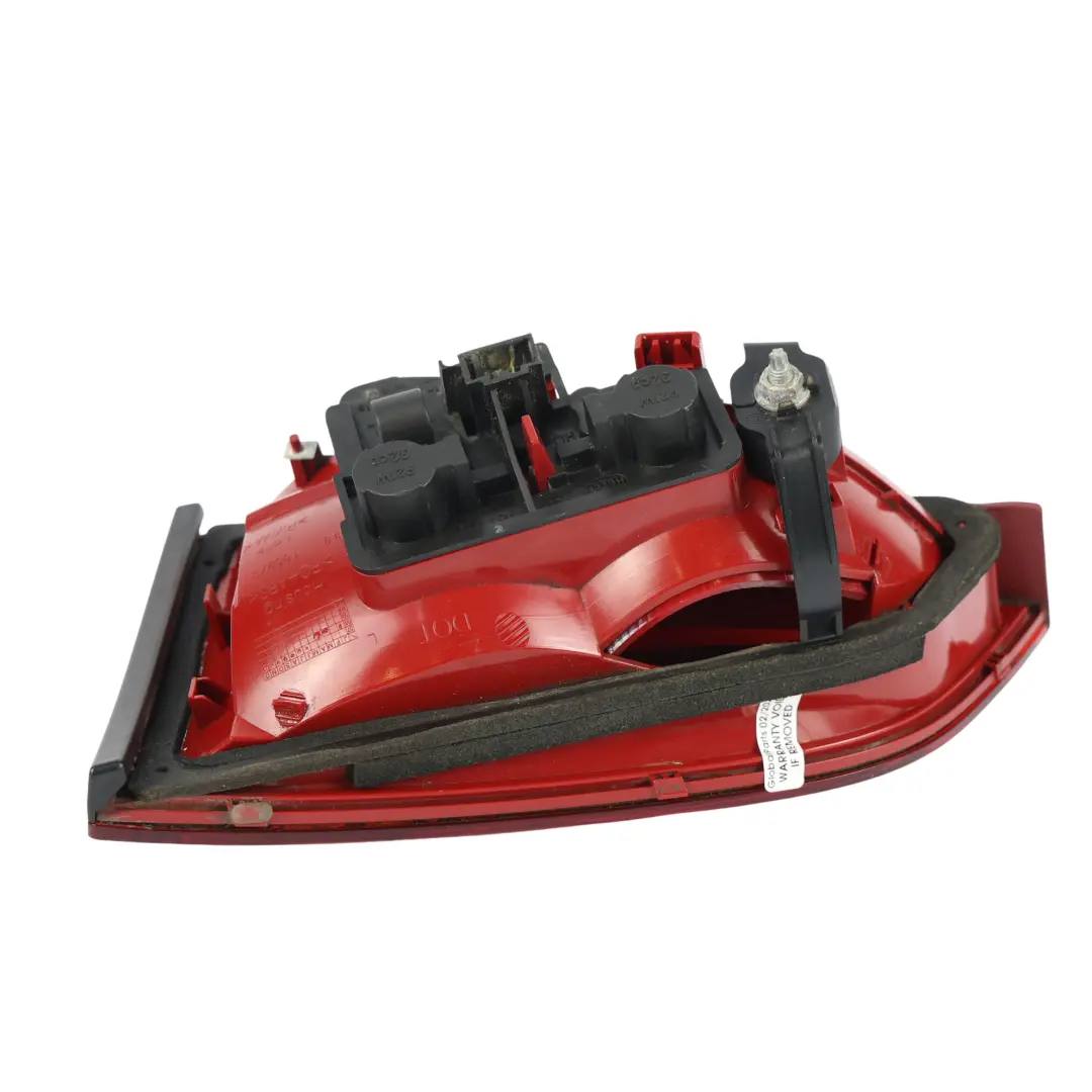 Lampa Tylna Klapy Bagażnika Wewnętrzna Lewa Tył do Audi A4 B8 Sedan o numerze 8K5945093 Audi A4 B8 Sedan Lampa Tylna Klapy Bagażnika Wewnętrzna Lewa Tył - SKU 8K5945093 - Numer Części 8K5945093