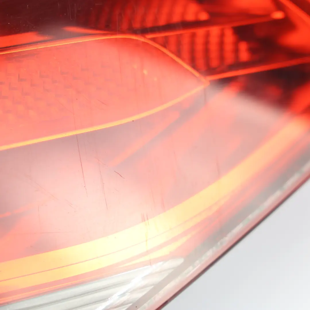 Kofferraum Klappe Rücklicht Lampe Innen Links für Audi A4 B8 Limousine mit Teilenummer 8K5945093 Audi A4 B8 Limousine Kofferraum Klappe Rücklicht Lampe Innen Links - SKU 8K5945093 - Teilenummer 8K5945093