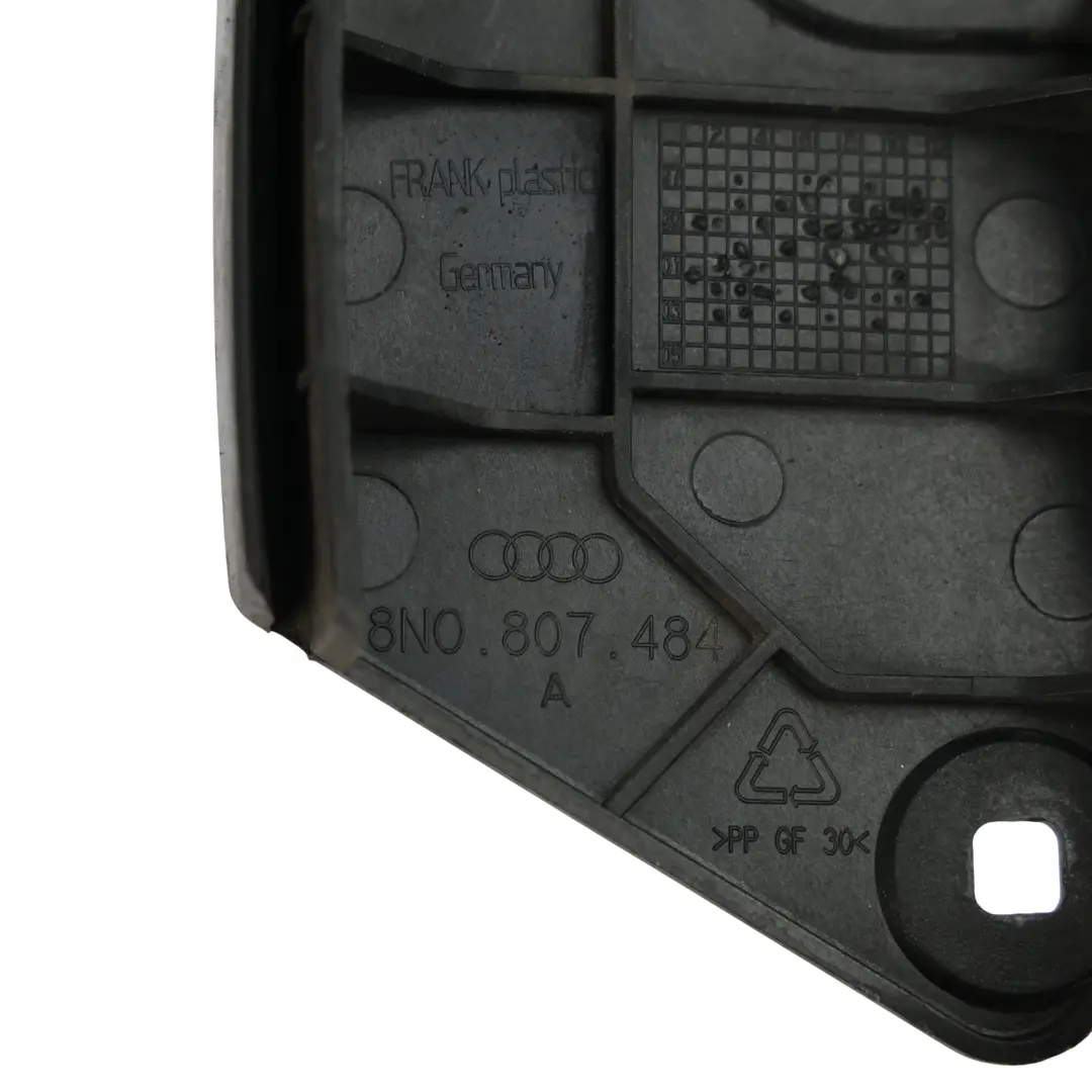 8N Wspornik Mocowania Prowadnicy Tylnego Zderzaka Prawy do Audi TT o numerze 8N0807484A Audi TT 8N Wspornik Mocowania Prowadnicy Tylnego Zderzaka Prawy - SKU 8N0807484A - Numer Części 8N0807484A
