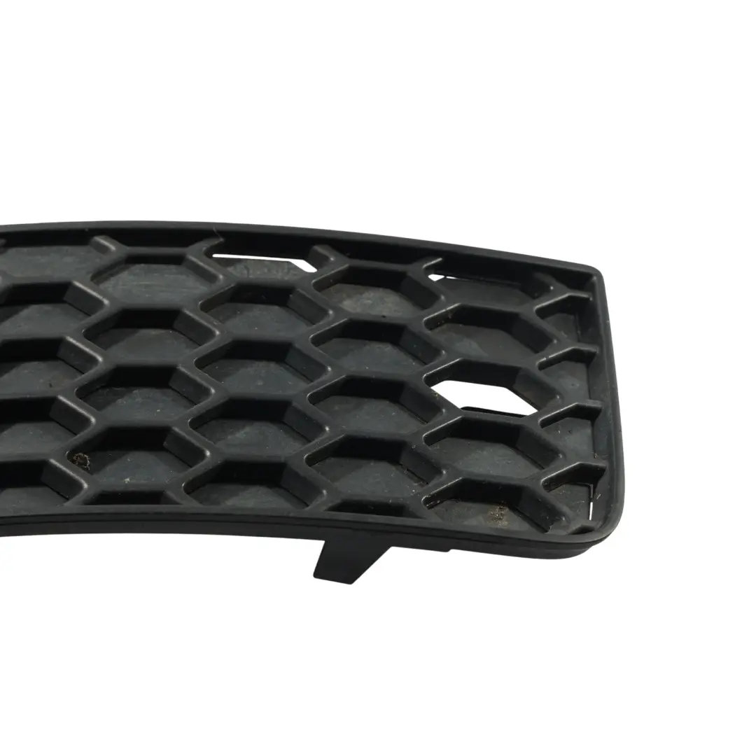 Audi TT 8N Paraurti Anteriore Griglia Guida Aria Destra 3.2 Quattro - SKU 8N0807682E - Numero di parte 8N0807682E