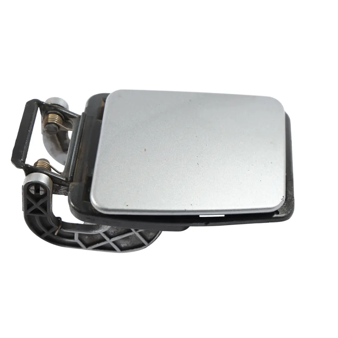 8N Paraurti Anteriore Coperchio Lavafari Destro Avus Argento - Y7J per Audi TT con numero di parte 8N0807758 Audi TT 8N Paraurti Anteriore Coperchio Lavafari Destro Avus Argento - Y7J - SKU 8N0807758-AVS - Numero di parte 8N0807758