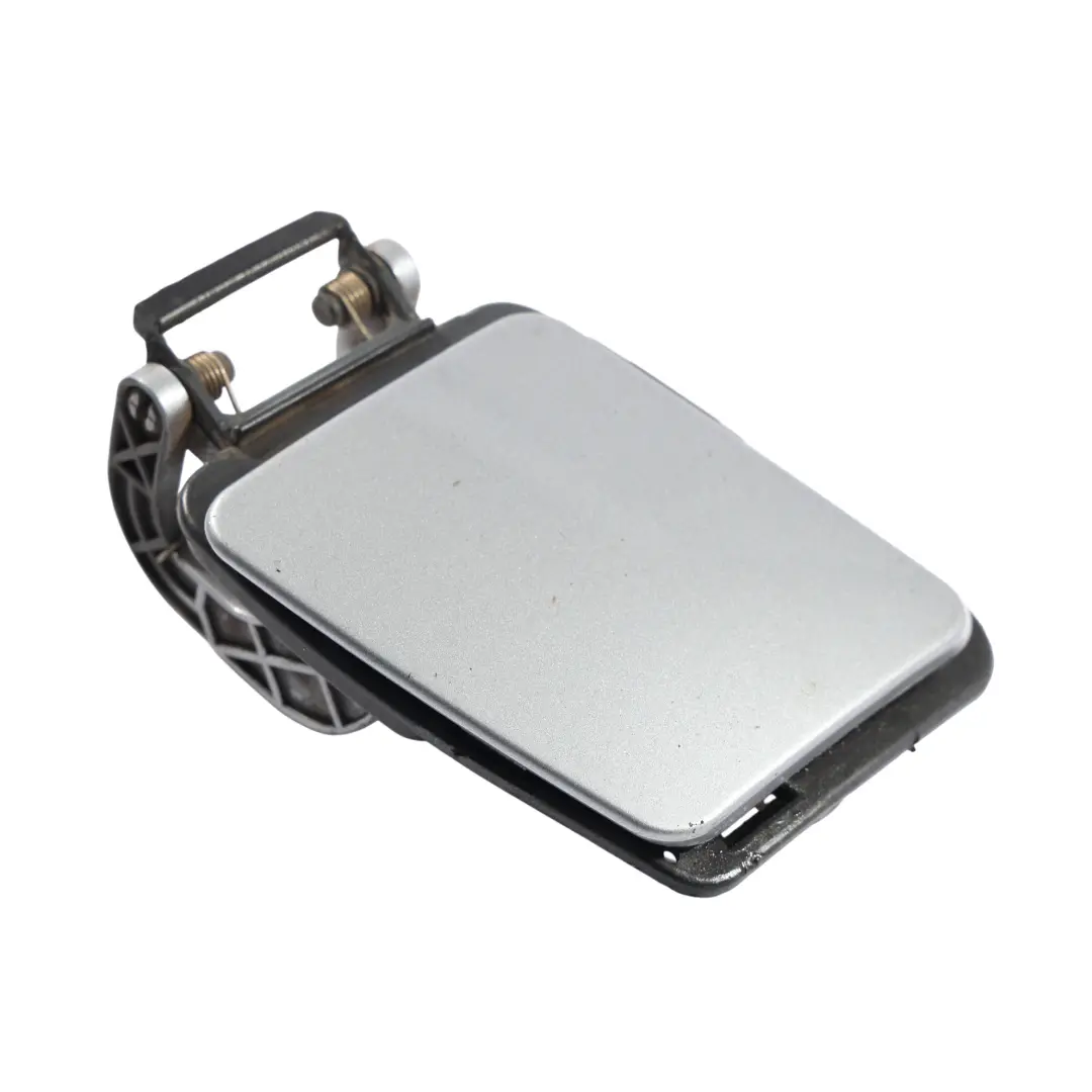 8N Parachoques Delantero Tapa Lavafaros Derecha Avus Plata - Y7J para Audi TT con número de pieza 8N0807758 Audi TT 8N Parachoques Delantero Tapa Lavafaros Derecha Avus Plata - Y7J - SKU 8N0807758-AVS - Número de pieza 8N0807758