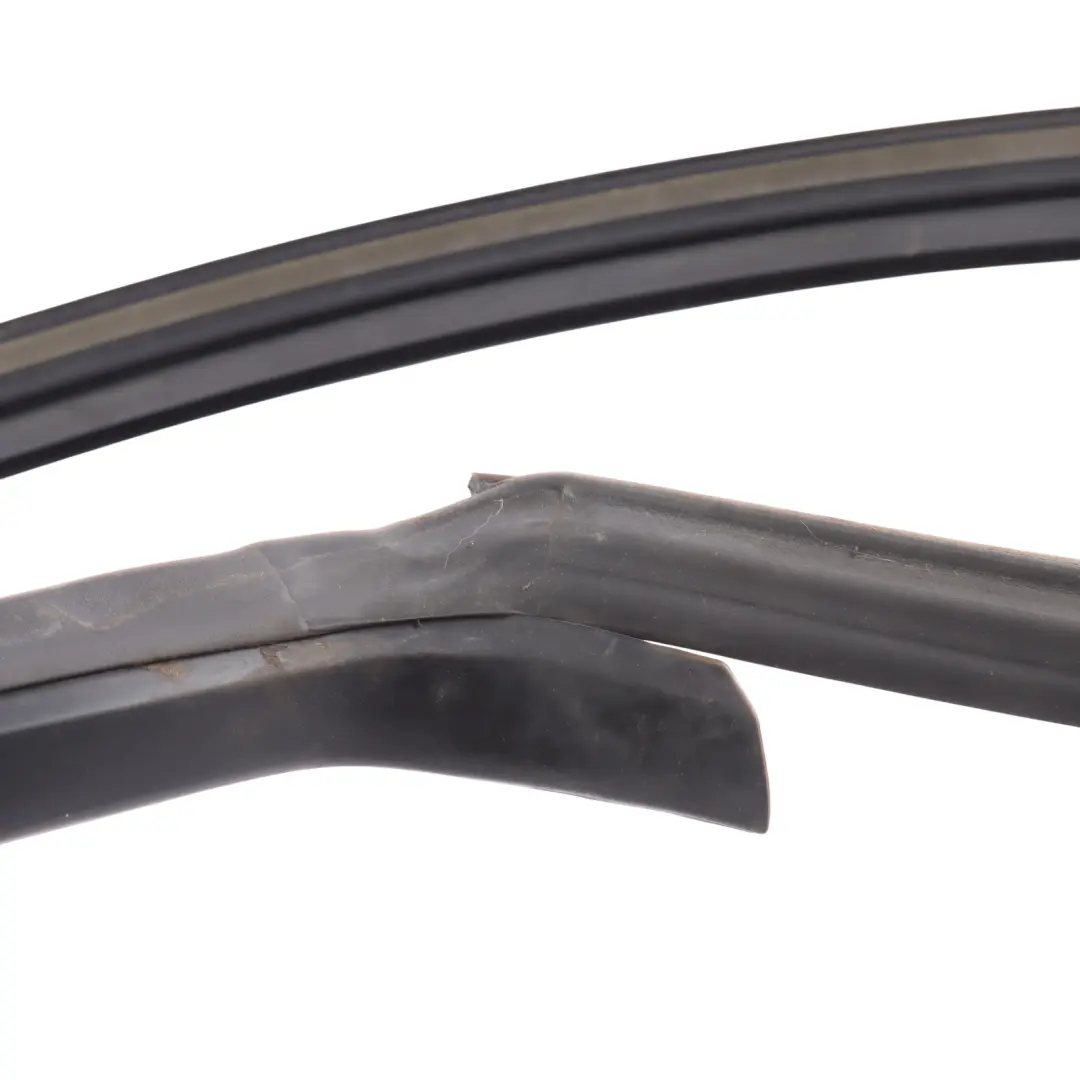 Audi TT 8N Convertible Windscreen Rubber Seal Gasket - SKU 8N7845353B - Part number 8N7845353B