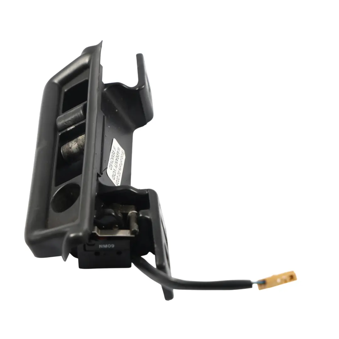 8N Cabriolet Dach Verriegelung Verschluss Element Rechts für Audi TT mit Teilenummer 8N7871444 Audi TT 8N Cabriolet Dach Verriegelung Verschluss Element Rechts - SKU 8N7871444 - Teilenummer 8N7871444