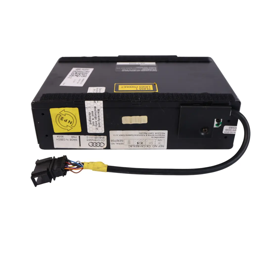 8N 6-Fach CD-Wechsler Und Kassette für Audi TT TTS mit Teilenummer 8N8035111C Audi TT TTS 8N 6-Fach CD-Wechsler Und Kassette - SKU 8N8035111C - Teilenummer 8N8035111C