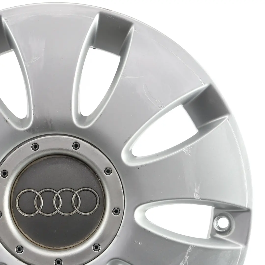 Cerchio In Lega 16" 6,5J ET:50 A 9 Razze per Audi A3 8P Silver con numero di parte 8P0601025AA Audi A3 8P Silver Cerchio In Lega 16" 6,5J ET:50 A 9 Razze - SKU 8P0601025AA-1 - Numero di parte 8P0601025AA