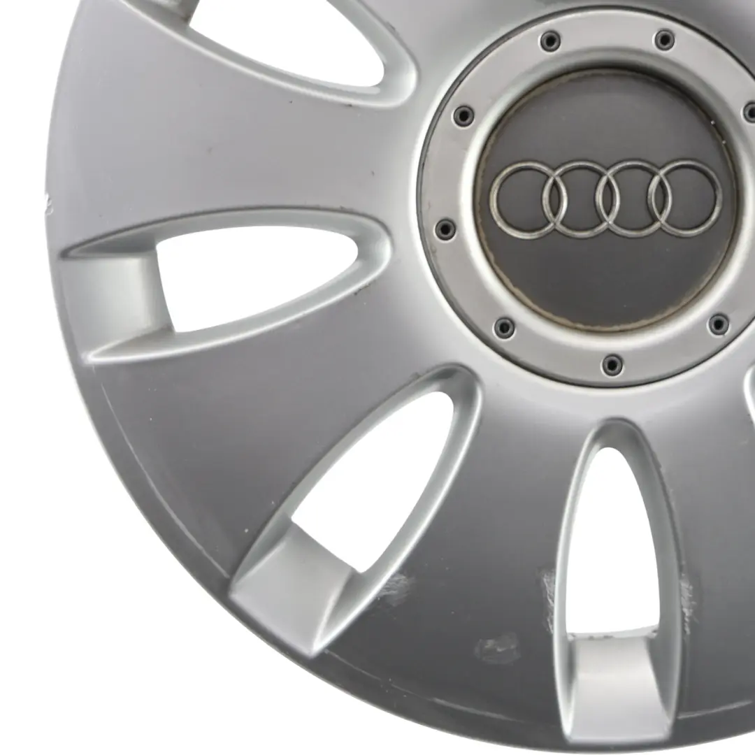 Srebrna Felga Aluminiowa 16" 6,5J ET:50 9-Ramienna do Audi A3 8P o numerze 8P0601025AA Audi A3 8P Srebrna Felga Aluminiowa 16" 6,5J ET:50 9-Ramienna - SKU 8P0601025AA-1 - Numer Części 8P0601025AA