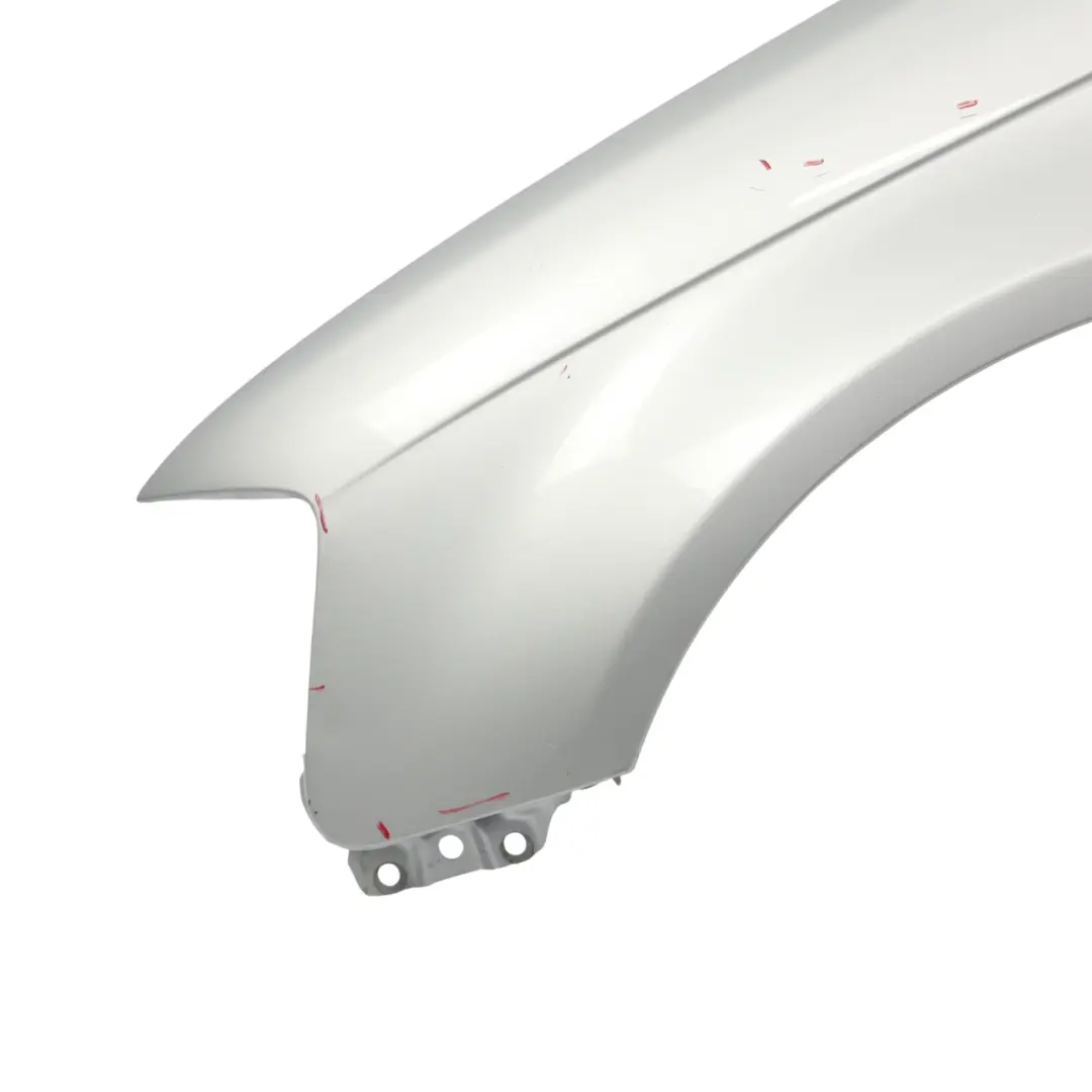 Seitenteil Vorne Links Kotflügel Abdeckung Ice Silver Metallic - X7W für Audi A3 8P mit Teilenummer 8P0821105G Audi A3 8P Seitenteil Vorne Links Kotflügel Abdeckung Ice Silver Metallic - X7W - SKU 8P0821105G-ICS - Teilenummer 8P0821105G