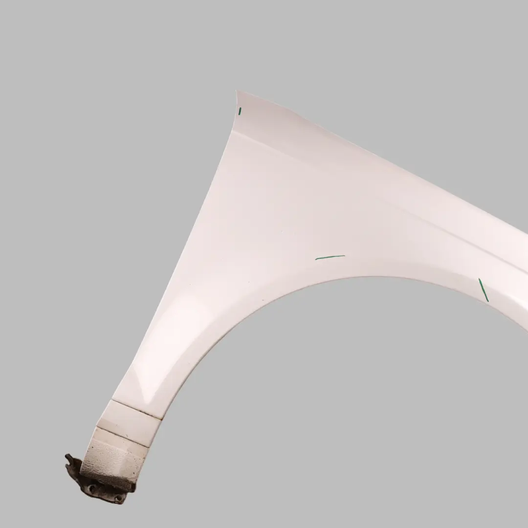 Panneau latéral Avant Aile droite Aile Ibis White - Y9C pour Audi A3 8P à propos du numéro de pièce 8P0821106G Audi A3 8P Panneau latéral Avant Aile droite Aile Ibis White - Y9C - SKU 8P0821106G-IWH - Numéro de pièce 8P0821106G