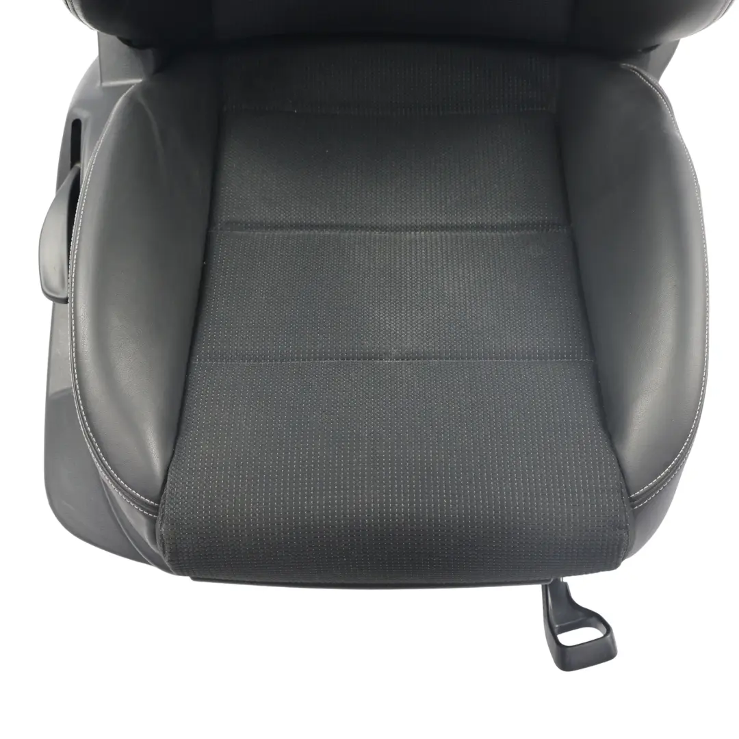 Puertas Asiento Delantero Derecho S-Line Tela Cuero Negro para Audi A3 8P 3 con número de pieza 8P0881806DE Audi A3 8P 3 Puertas Asiento Delantero Derecho S-Line Tela Cuero Negro - SKU 8P0881806DE-1 - Número de pieza 8P0881806DE