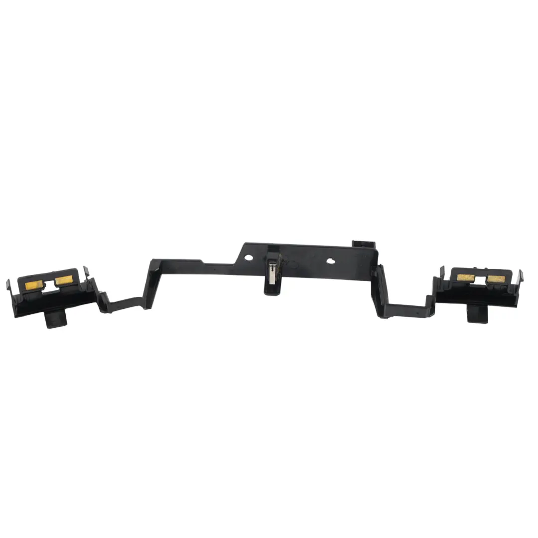 Supporto Per Luce Targa Portellone Posteriore per Audi A3 8P A4 B7 con numero di parte 8P4827574 Audi A3 8P A4 B7 Supporto Per Luce Targa Portellone Posteriore - SKU 8P4827574-2 - Numero di parte 8P4827574