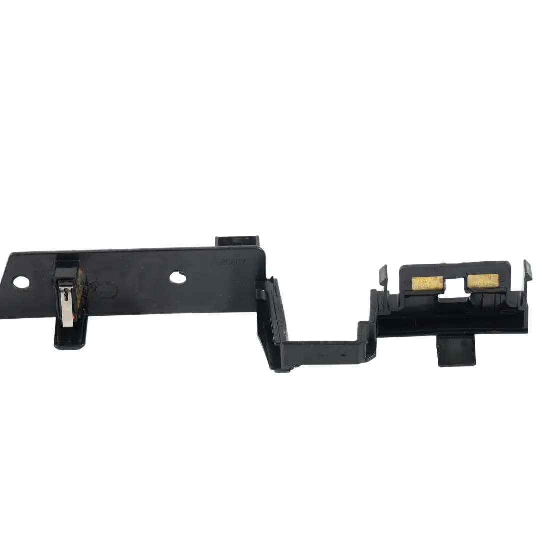 Support Poignée Hayon Feu Plaque Feu Arrière pour Audi A3 8P A4 B7 à propos du numéro de pièce 8P4827574 Audi A3 8P A4 B7 Support Poignée Hayon Feu Plaque Feu Arrière - SKU 8P4827574-2 - Numéro de pièce 8P4827574