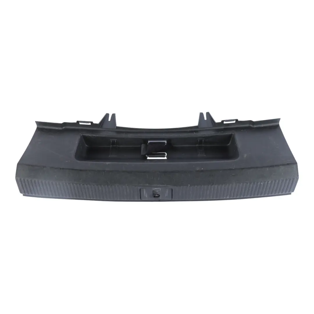 Pannello Copertura Serratura Bagagliaio Posteriore per Audi A3 8P con numero di parte 8P4863471A Audi A3 8P Pannello Copertura Serratura Bagagliaio Posteriore - SKU 8P4863471A - Numero di parte 8P4863471A