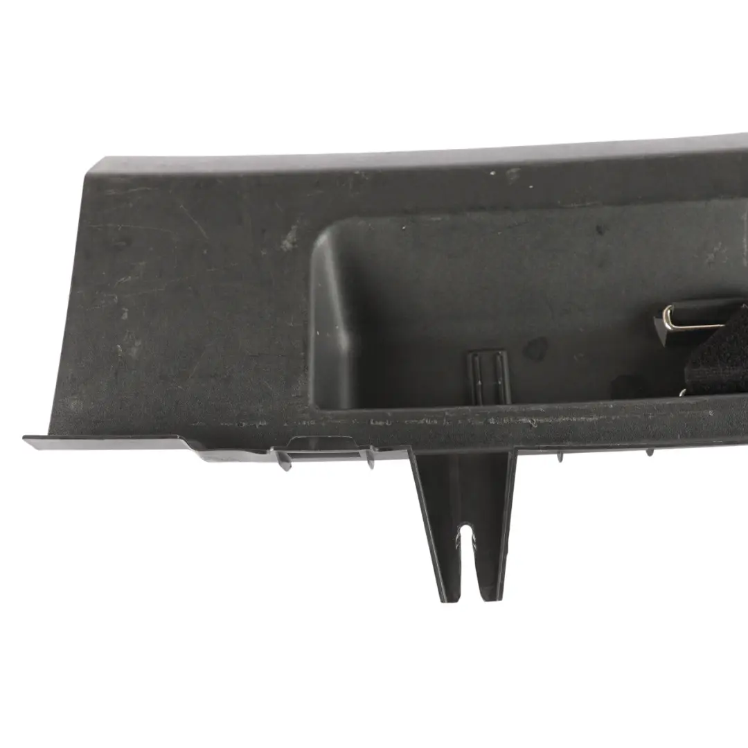 Panneau Garniture Couvercle Serrure Coffre Arrière pour Audi A3 8P à propos du numéro de pièce 8P4863471A Audi A3 8P Panneau Garniture Couvercle Serrure Coffre Arrière - SKU 8P4863471A - Numéro de pièce 8P4863471A