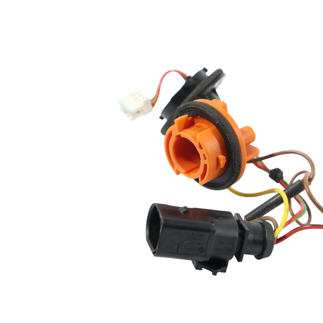 Uchwyt Żarówki Lampy Lewy Prawy Tył do Audi A3 8P Cabrio o numerze 8P7945221 Audi A3 8P Cabrio Uchwyt Żarówki Lampy Lewy Prawy Tył - SKU 8P7945221 - Numer Części 8P7945221