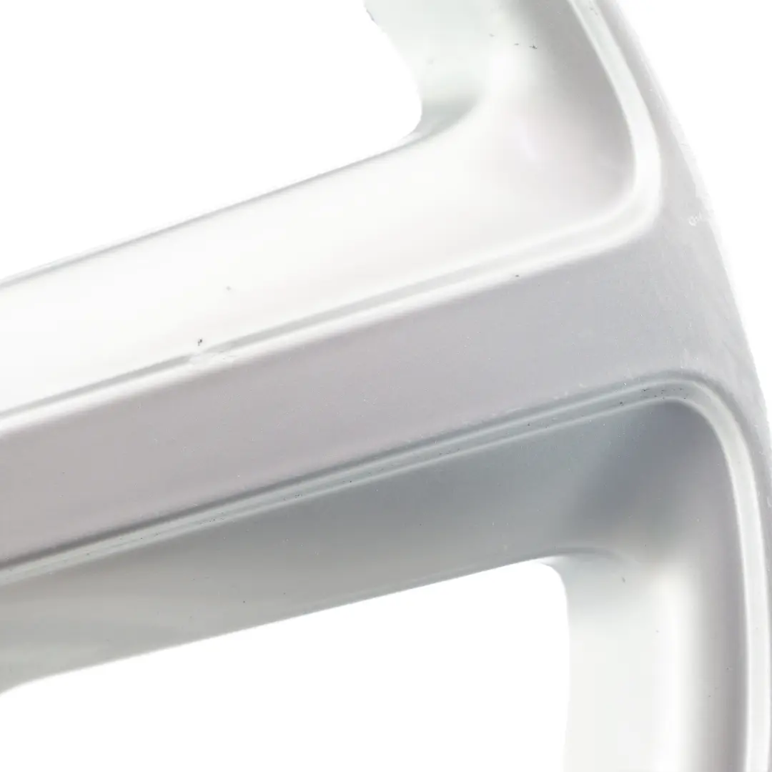 Silber Alu Felge 19" 8J ET:39 Stern Speiche für Audi Q5 8R mit Teilenummer 8R0601025L Audi Q5 8R Silber Alu Felge 19" 8J ET:39 Stern Speiche - SKU 8R0601025L-1 - Teilenummer 8R0601025L