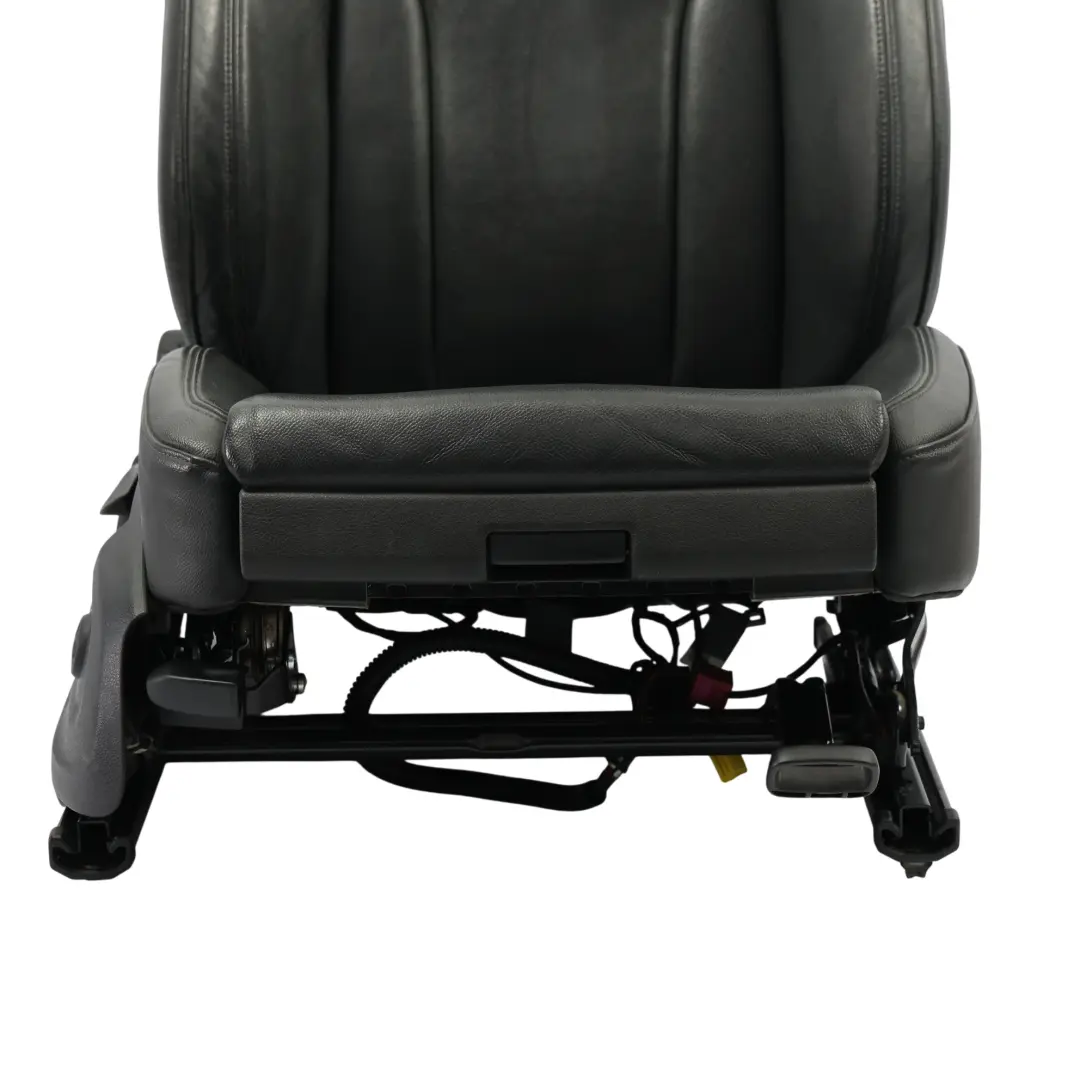 Siège Avant Intérieur Milano Cuir Soul Noir Droit pour Audi Q5 8R S-Line à propos du numéro de pièce 8R0881806S Audi Q5 8R S-Line Siège Avant Intérieur Milano Cuir Soul Noir Droit - SKU 8R0881806S-1 - Numéro de pièce 8R0881806S