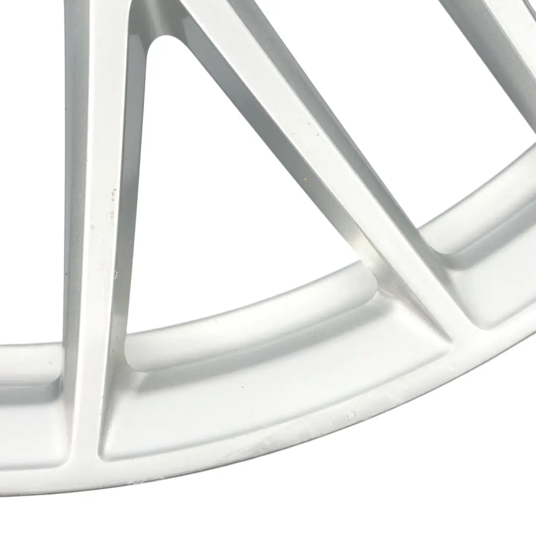 8S Srebrna Felga Aluminiowa 20" 9J ET:52 do Audi TT o numerze 8S0601025S Audi TT 8S Srebrna Felga Aluminiowa 20" 9J ET:52 - SKU 8S0601025S-1 - Numer Części 8S0601025S