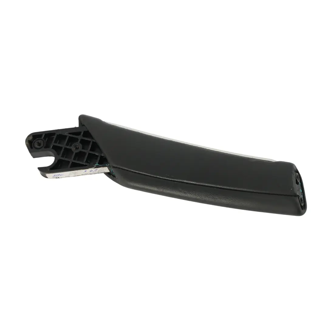 Maniglia Aggancio Porta Anteriore Destra Pelle per Audi TTS FV con numero di parte 8S0867162A Audi TTS FV Maniglia Aggancio Porta Anteriore Destra Pelle - SKU 8S0867162A - Numero di parte 8S0867162A