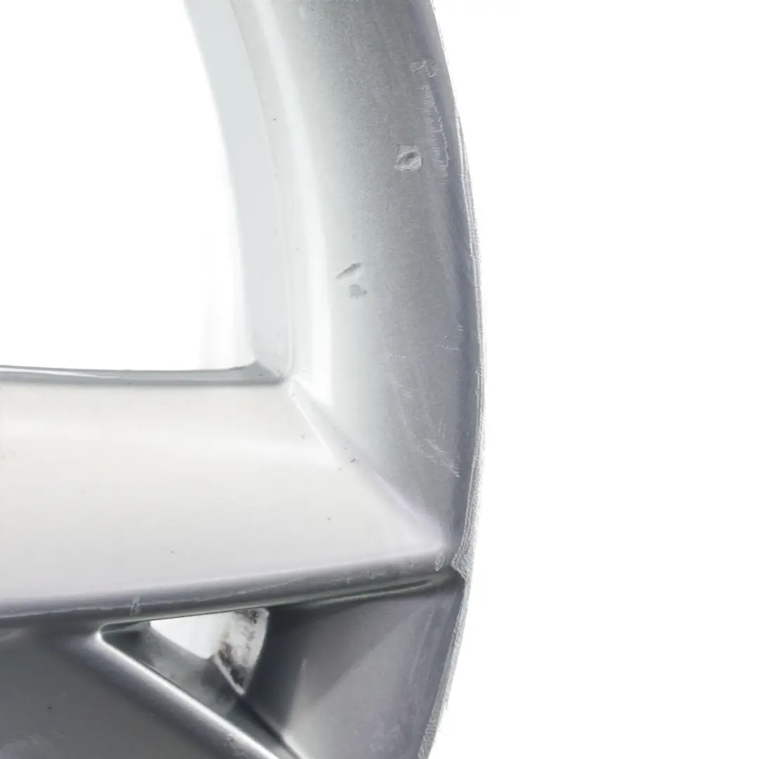 Silberne Leichtmetallfelge 19" 8.5J ET:32 Sternspeiche für Audi A5 8T mit Teilenummer 8T0601025F Audi A5 8T Silberne Leichtmetallfelge 19" 8.5J ET:32 Sternspeiche - SKU 8T0601025F-1 - Teilenummer 8T0601025F