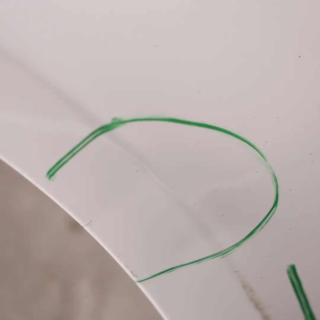 Seitenteil Vorne Rechts Kotflügel Ibis White Weiß - Y9C für Audi A5 8T mit Teilenummer 8T0821106H Audi A5 8T Seitenteil Vorne Rechts Kotflügel Ibis White Weiß - Y9C - SKU 8T0821106H-IWH - Teilenummer 8T0821106H