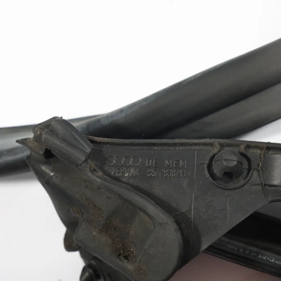 Coupé Joint Porte Avant Gauche Extérieur Caoutchouc pour Audi A5 8T à propos du numéro de pièce 8T0837911D Audi A5 8T Coupé Joint Porte Avant Gauche Extérieur Caoutchouc - SKU 8T0837911D - Numéro de pièce 8T0837911D