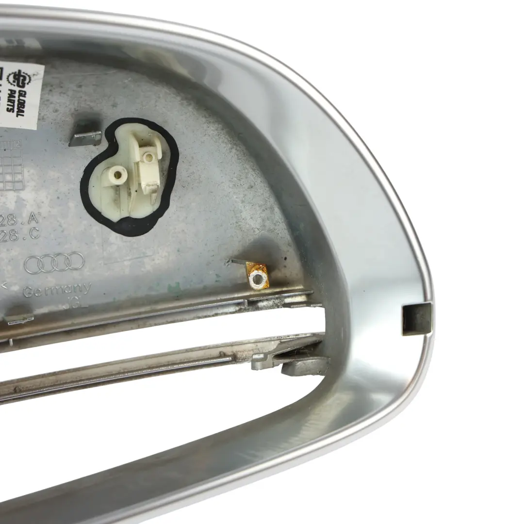 Audi A3 A4 A5 S5 Osłona Lusterka Bocznego Aluminiowa Prawa - SKU 8T0857528A - Numer Części 8T0857528A