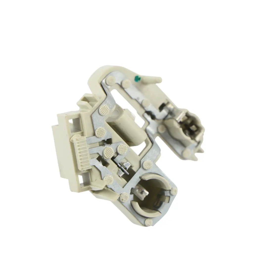 Support Douille Ampoule Arrière Gauche pour Audi A5 8T à propos du numéro de pièce 8T0945257 Audi A5 8T Support Douille Ampoule Arrière Gauche - SKU 8T0945257 - Numéro de pièce 8T0945257