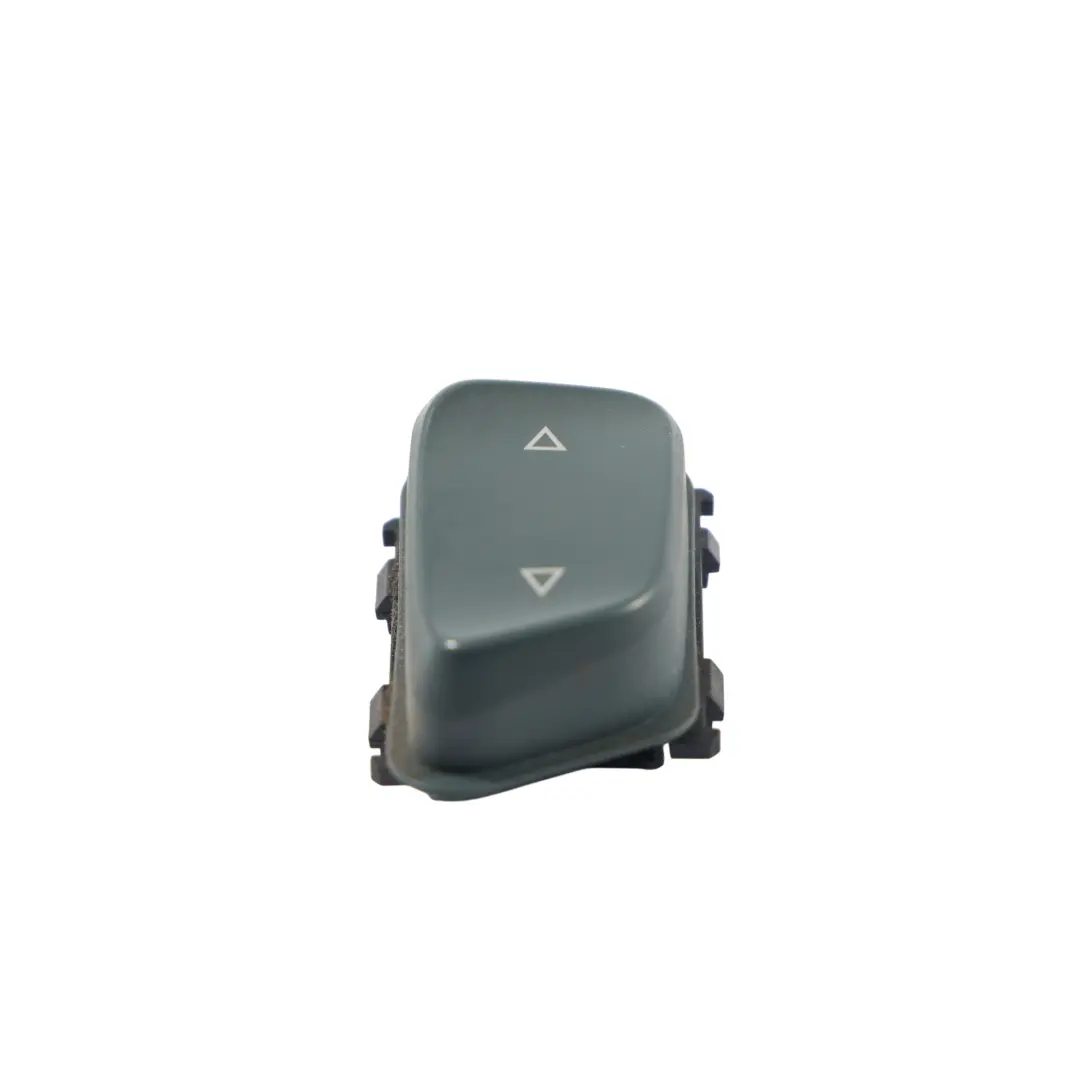 Interruttore Sedile Anteriore Destro Superiore per Audi A5 S5 8T con numero di parte 8T0959666B Audi A5 S5 8T Interruttore Sedile Anteriore Destro Superiore - SKU 8T0959666B - Numero di parte 8T0959666B