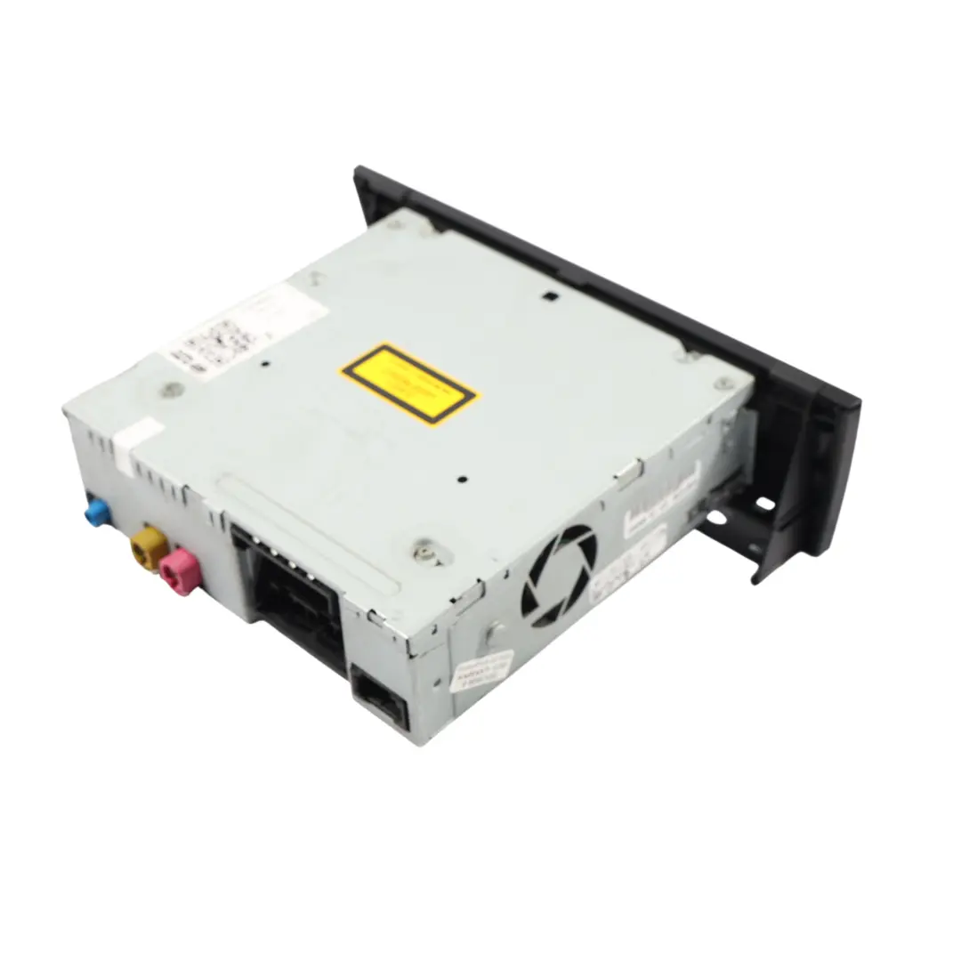 Sat Navi Stereo Radio Audio MMI CD Spieler für Audi A5 8T A4 B8 mit Teilenummer 8T2035652F Audi A5 8T A4 B8 Sat Navi Stereo Radio Audio MMI CD Spieler - SKU 8T2035652F - Teilenummer 8T2035652F