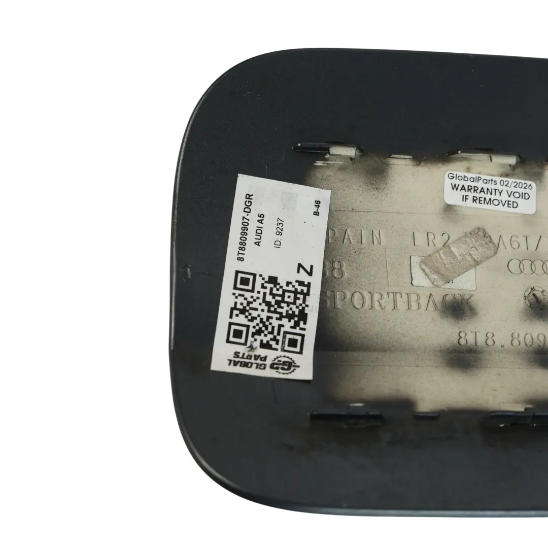 Cache Trappe Carburant Gris Daytona Nacré Z7S pour Audi A5 8T à propos du numéro de pièce 8T8809907 Audi A5 8T Cache Trappe Carburant Gris Daytona Nacré Z7S - SKU 8T8809907-DGR - Numéro de pièce 8T8809907