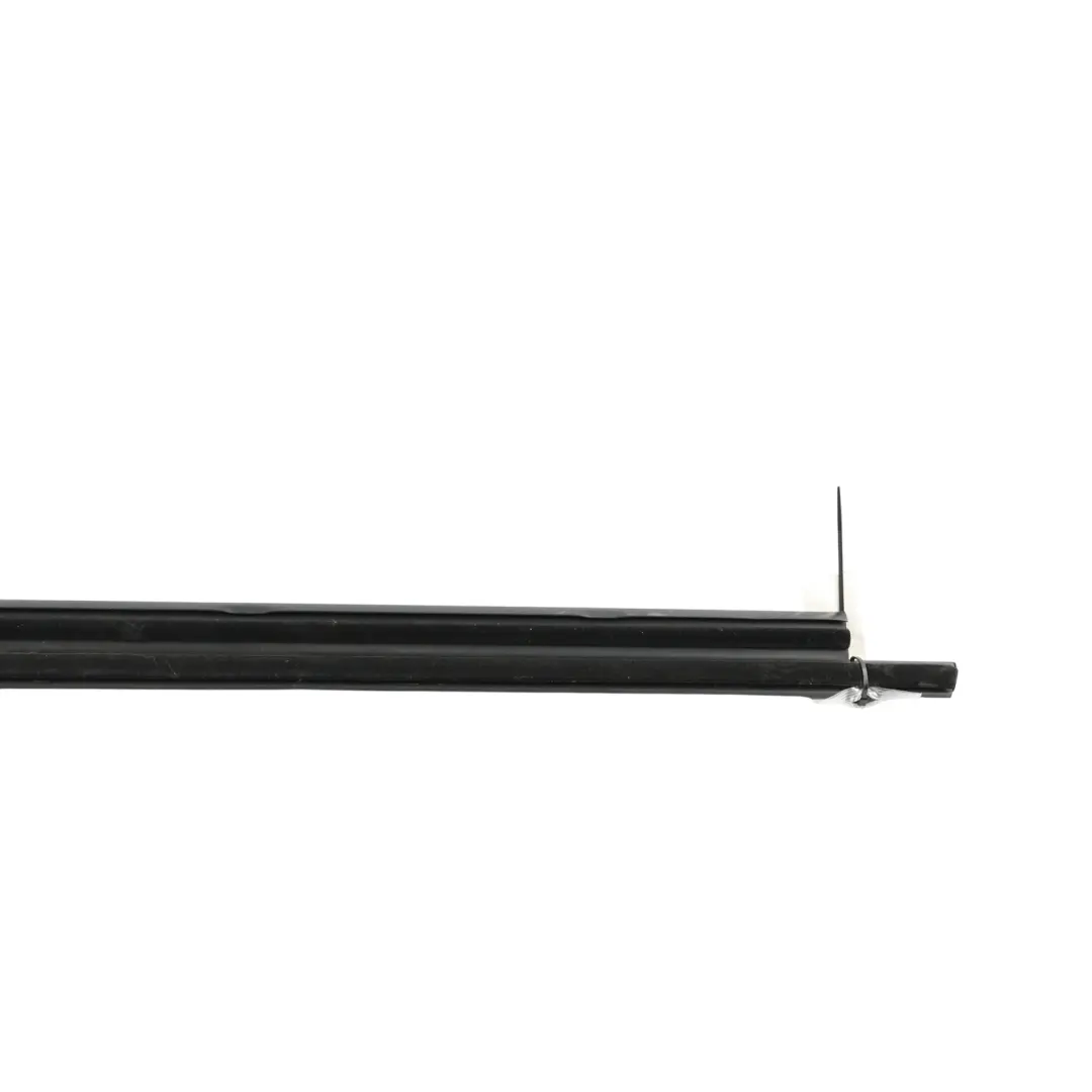 Moldura Tira Ventana Puerta Trasera Izquierda Negro para Audi A5 8T con número de pieza 8T8853763J Audi A5 8T Moldura Tira Ventana Puerta Trasera Izquierda Negro - SKU 8T8853763J - Número de pieza 8T8853763J