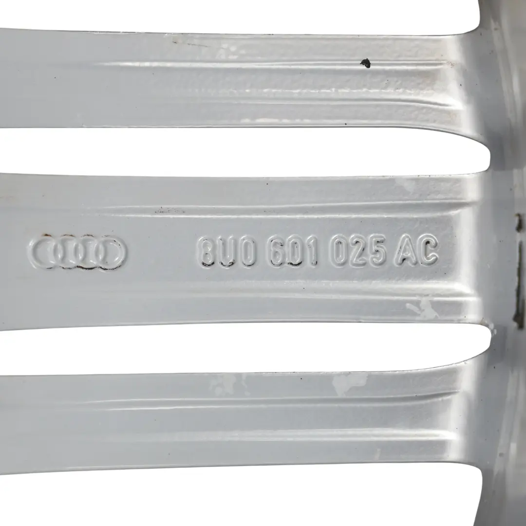 Jante En Alliage Argent 19" ET:36 8,5J pour Audi Q3 8U à propos du numéro de pièce 8U0601025AC Audi Q3 8U Jante En Alliage Argent 19" ET:36 8,5J - SKU 8U0601025AC-2 - Numéro de pièce 8U0601025AC