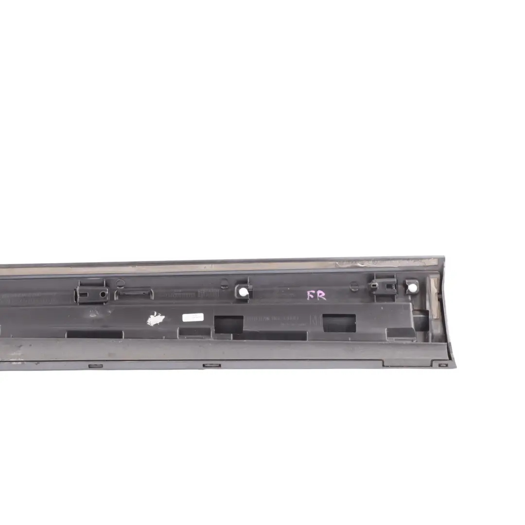 Modanatura Inferiore Porta Anteriore Destra Grigio Daytona Z7S per Audi Q3 8U con numero di parte 8U0853960D Audi Q3 8U Modanatura Inferiore Porta Anteriore Destra Grigio Daytona Z7S - SKU 8U0853960D-DGR - Numero di parte 8U0853960D