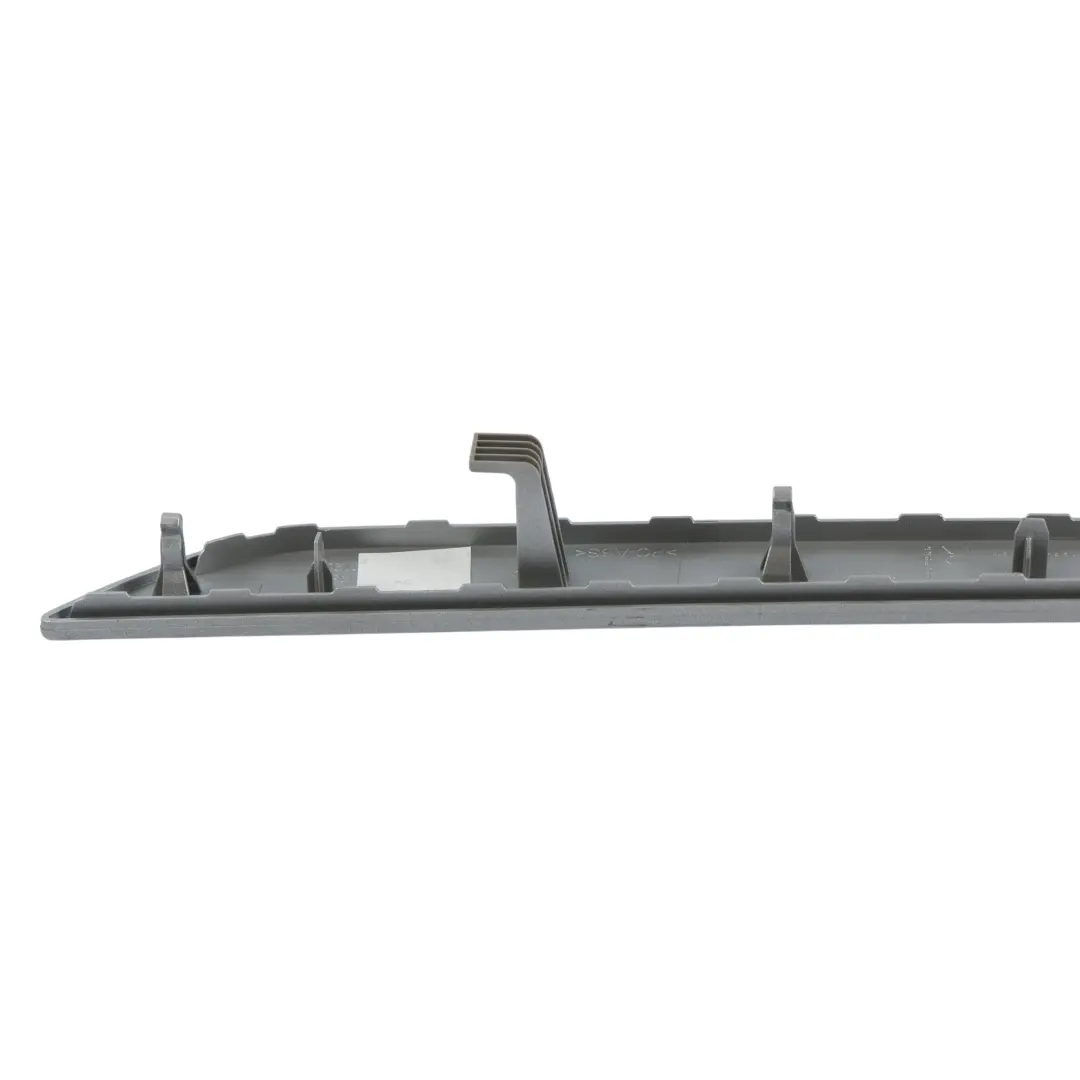 Audi Q3 8U Listwa Tapicerki Drzwi Przedni Prawy Srebrny 8U0867420 - SKU 8U0867410 - Numer Części 8U0867410