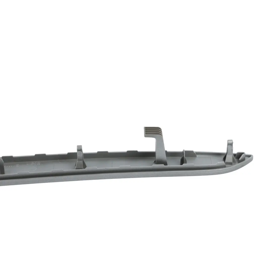 Moldura Puerta Delantera Derecha Plata 8U0867420 para Audi Q3 8U con número de pieza 8U0867410 Audi Q3 8U Moldura Puerta Delantera Derecha Plata 8U0867420 - SKU 8U0867410 - Número de pieza 8U0867410