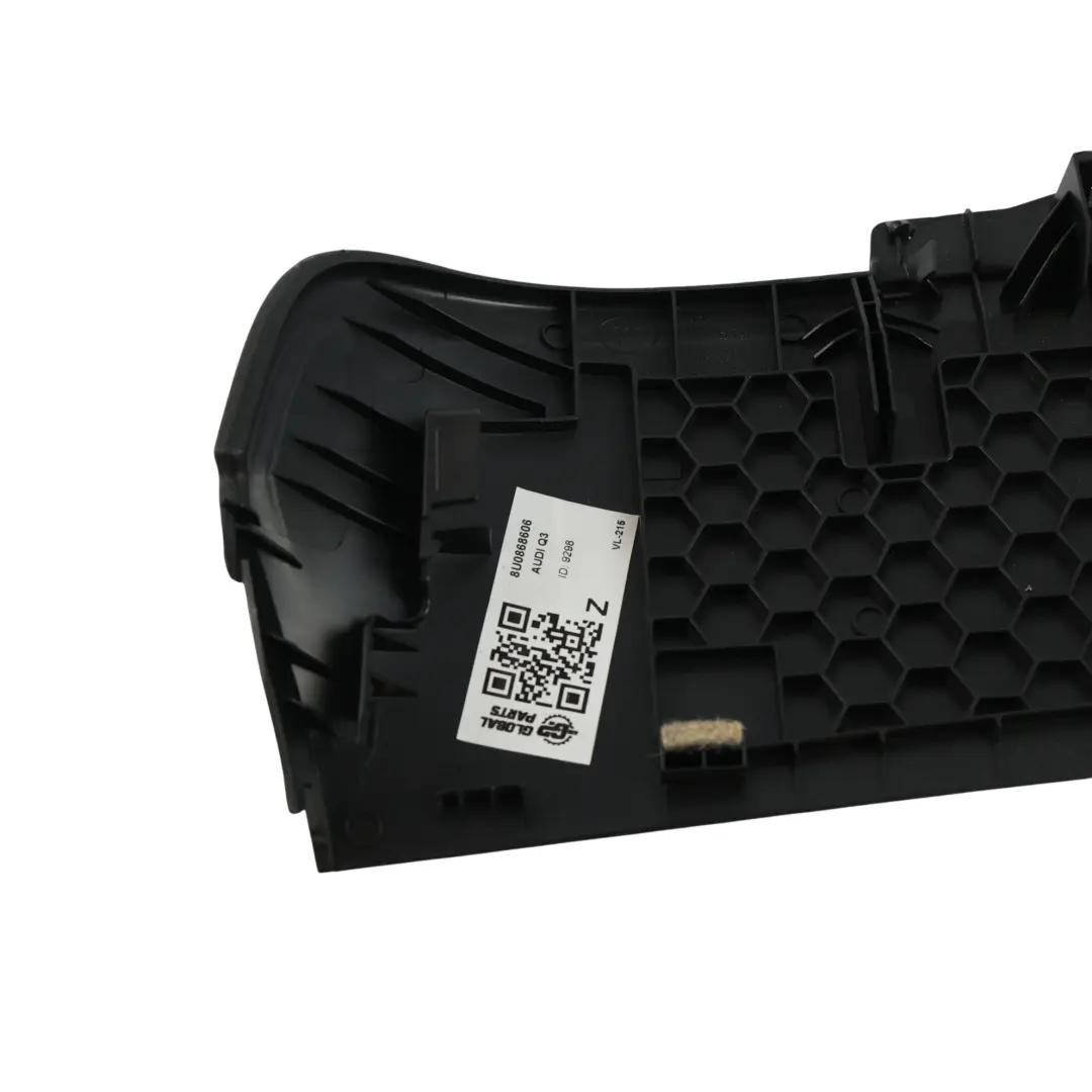 Audi Q3 8U Moldura Pilar D Trasero Negro Soul Derecho - SKU 8U0868606 - Número de pieza 8U0868606