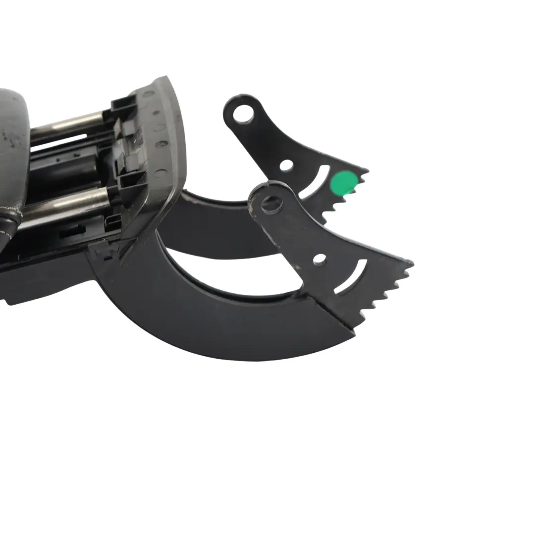 Accoudoir Console Centrale Avant Cuir Noir pour Audi Q3 8U à propos du numéro de pièce 8U0898277 Audi Q3 8U Accoudoir Console Centrale Avant Cuir Noir - SKU 8U0898277-1 - Numéro de pièce 8U0898277