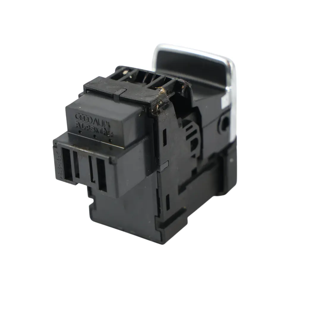 Audi Q3 8U Przycisk Elektrycznego Hamulca Postojowego - SKU 8U0927225G - Numer Części 8U0927225G