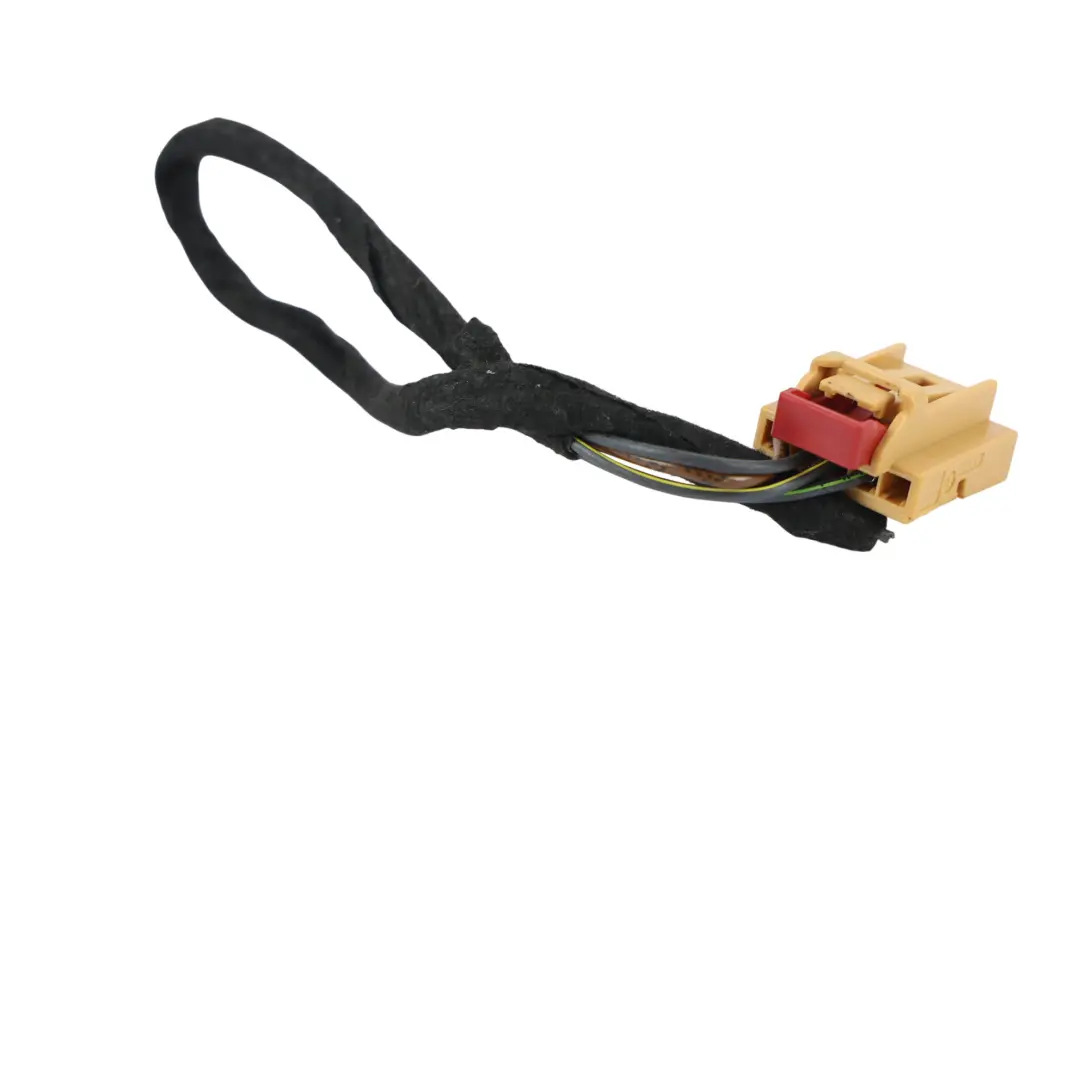 Audi Q3 8U Câblage Fiche Lampe Coffre Arrière Droite - SKU 8U0945094M-1 - Numéro de pièce 8U0945094M