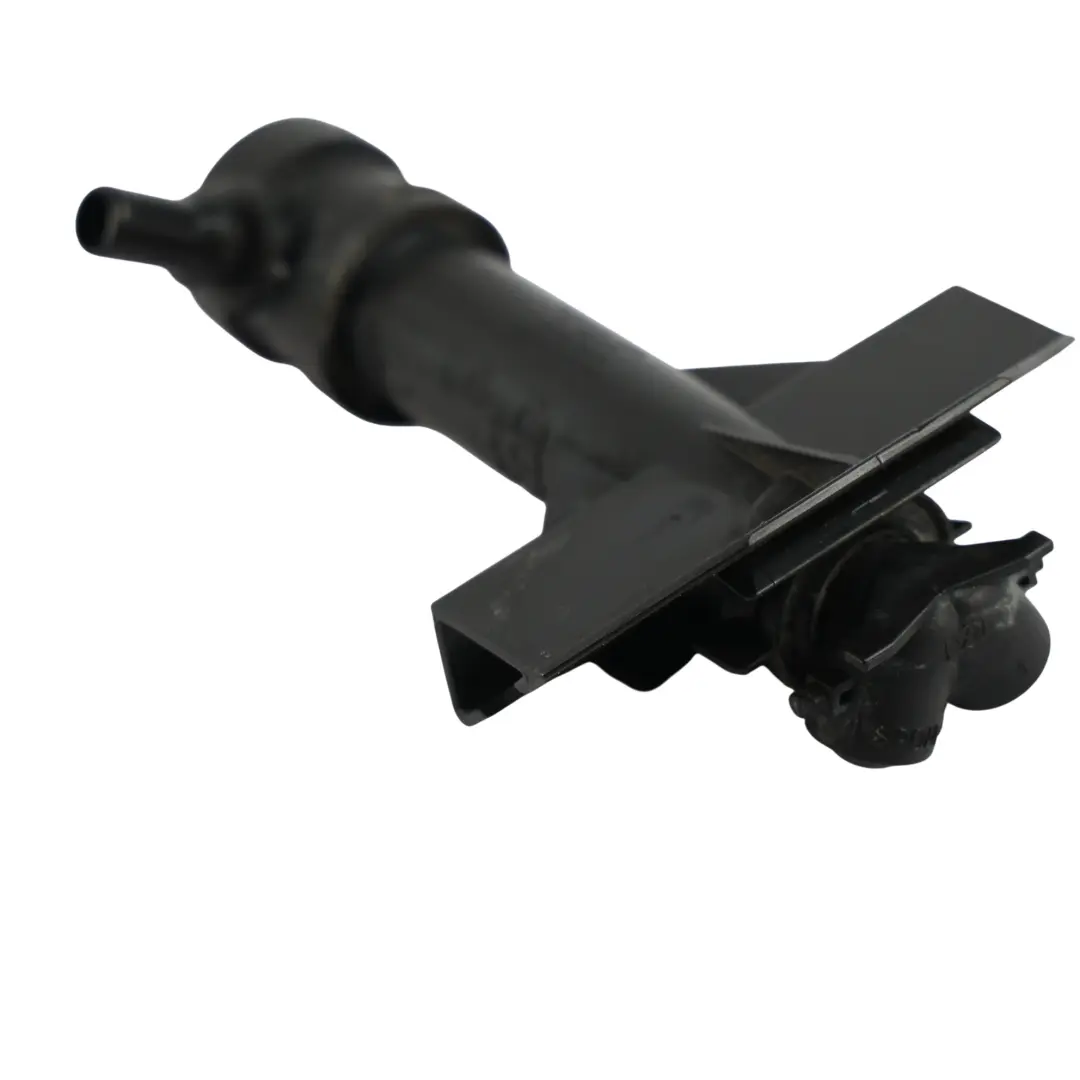 OE Q3 8U Bomba Boquilla Lavafaros Derecho para Audi con número de pieza 8U0955102B Audi OE Q3 8U Bomba Boquilla Lavafaros Derecho - SKU 8U0955102B - Número de pieza 8U0955102B