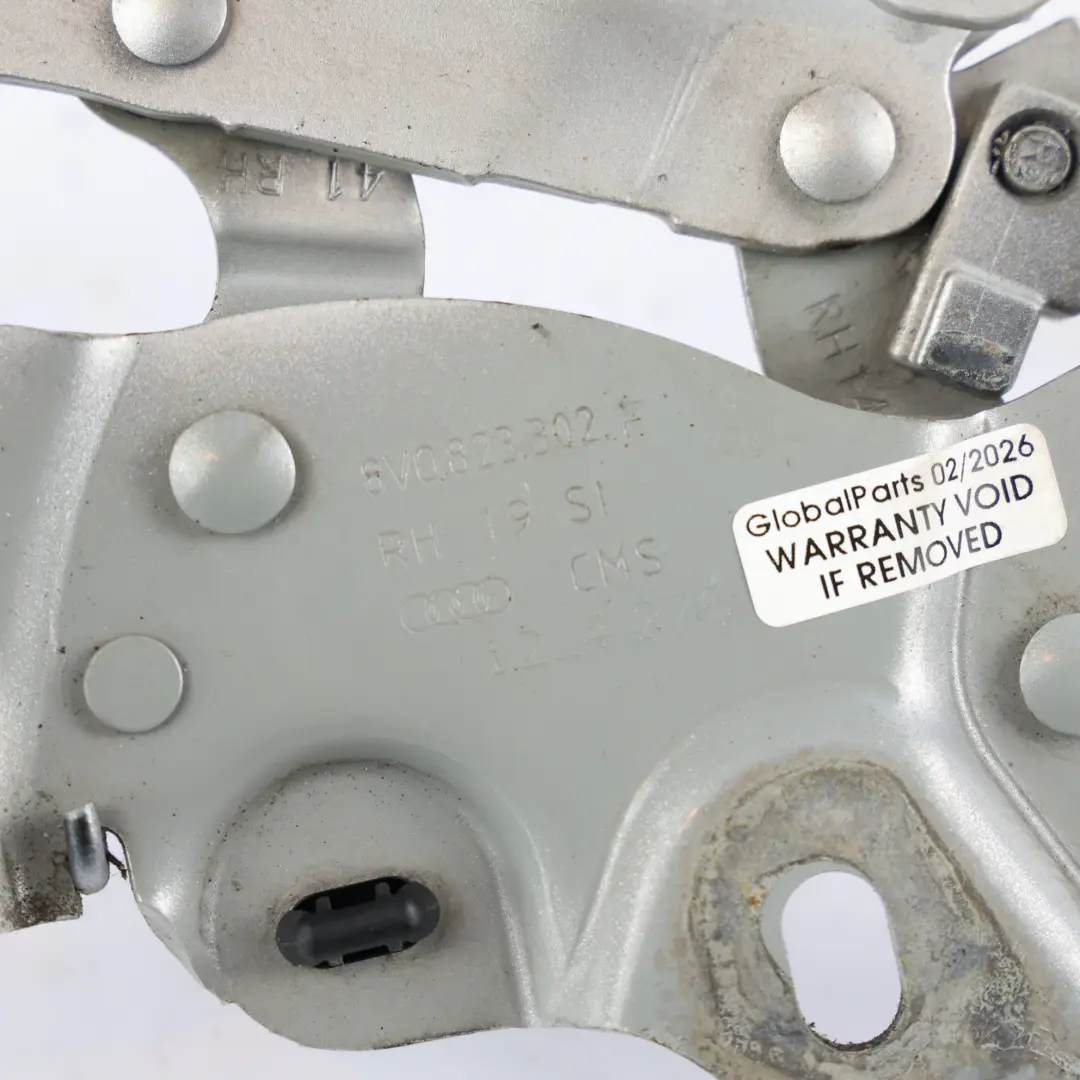 Charnière Capot Avant Droite Argent Glacé - X7W pour Audi A3 8V à propos du numéro de pièce 8V0823302F Audi A3 8V Charnière Capot Avant Droite Argent Glacé - X7W - SKU 8V0823302F-ICS - Numéro de pièce 8V0823302F