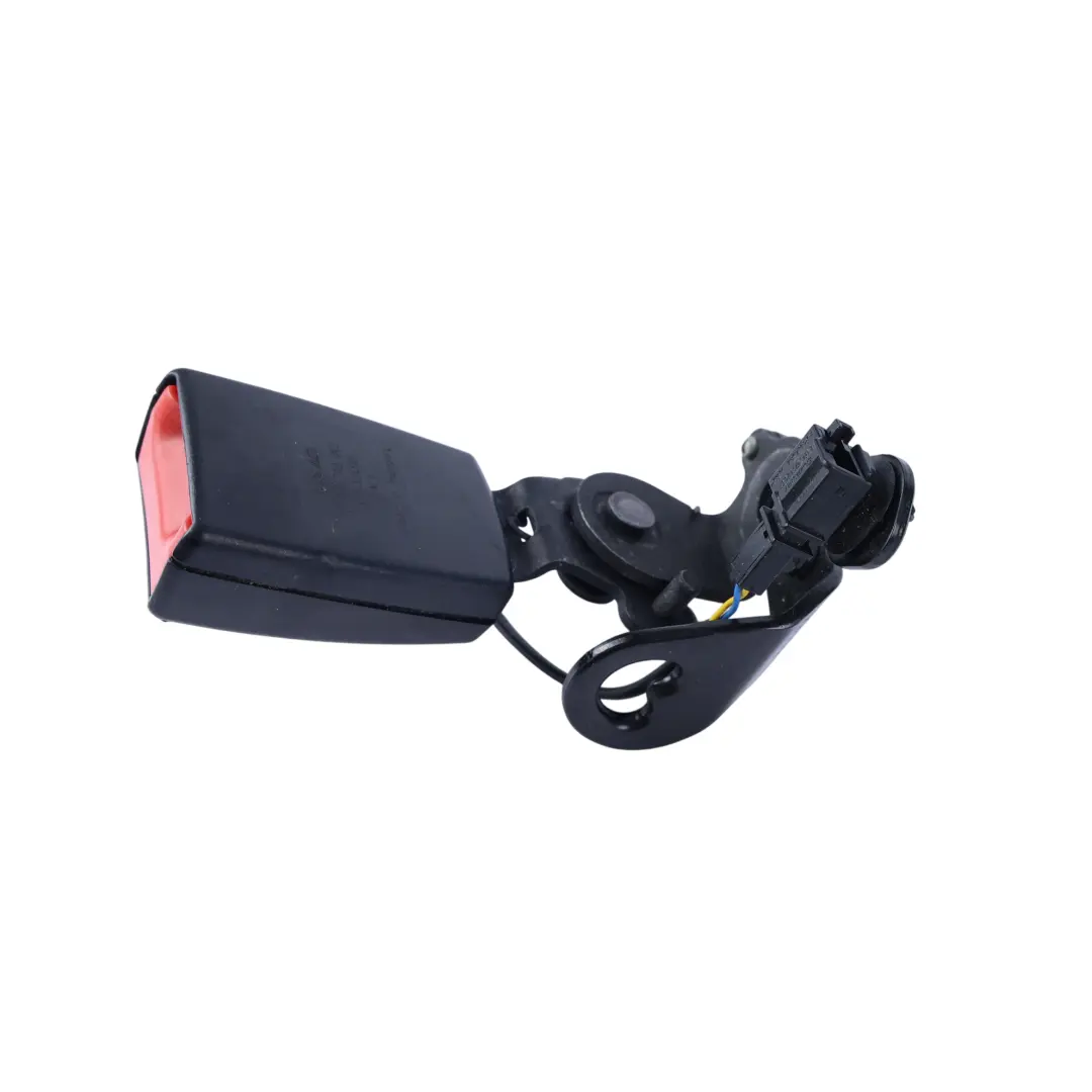 Fibbia Cintura Sicurezza Gancio Posteriore Destro per Volkswagen Golf MK7 con numero di parte 8V0857740 Volkswagen Golf MK7 Fibbia Cintura Sicurezza Gancio Posteriore Destro - SKU 8V0857740 - Numero di parte 8V0857740