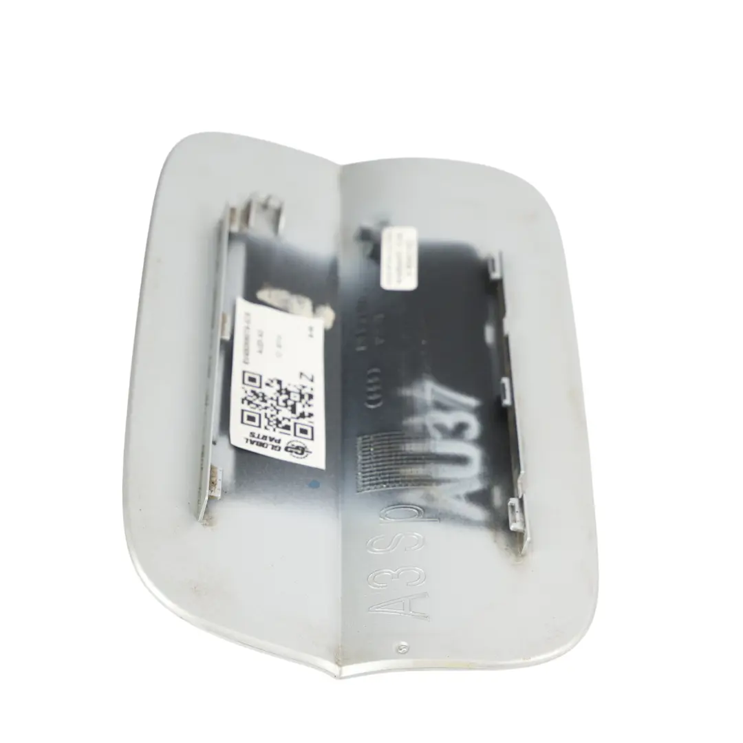 Audi A3 8V Sportback Tankdeckel Abdeckung Eissilbermetallic - X7W - SKU 8V4809907A-ICS - Teilenummer 8V4809907A