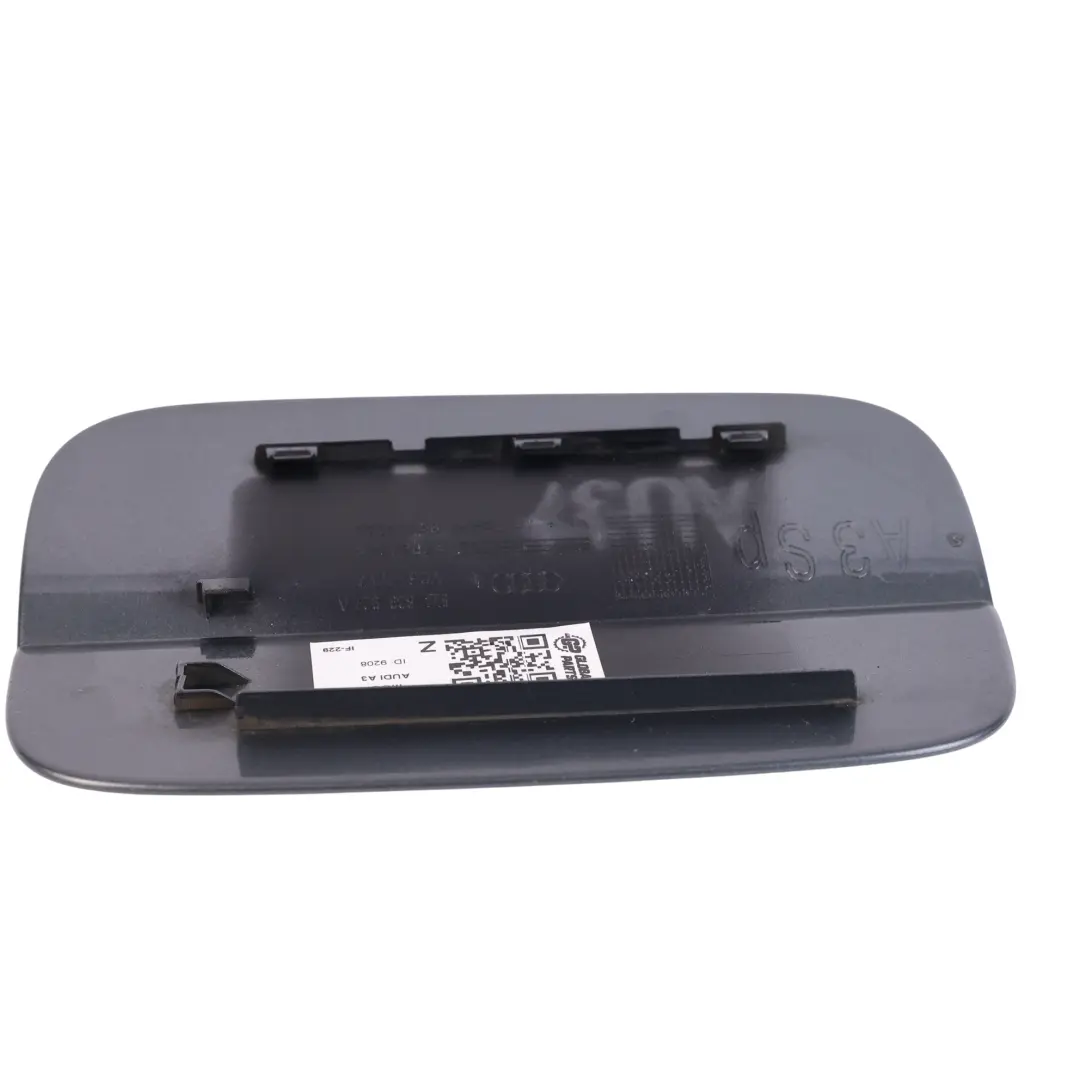 Sportback Cache Bouchon Réservoir Carburant Gris - X7R pour Audi A3 8V à propos du numéro de pièce 8V4809907A Audi A3 8V Sportback Cache Bouchon Réservoir Carburant Gris - X7R - SKU 8V4809907A-MOG - Numéro de pièce 8V4809907A
