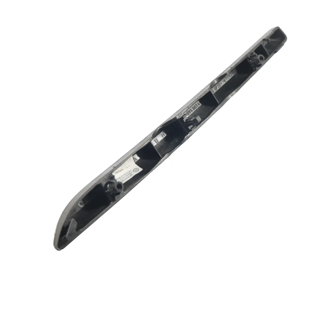 Listwa Ozdobna Drzwi Prawy Przód Aluminium do Audi A3 8V o numerze 8V4867410H Audi A3 8V Listwa Ozdobna Drzwi Prawy Przód Aluminium - SKU 8V4867410H - Numer Części 8V4867410H