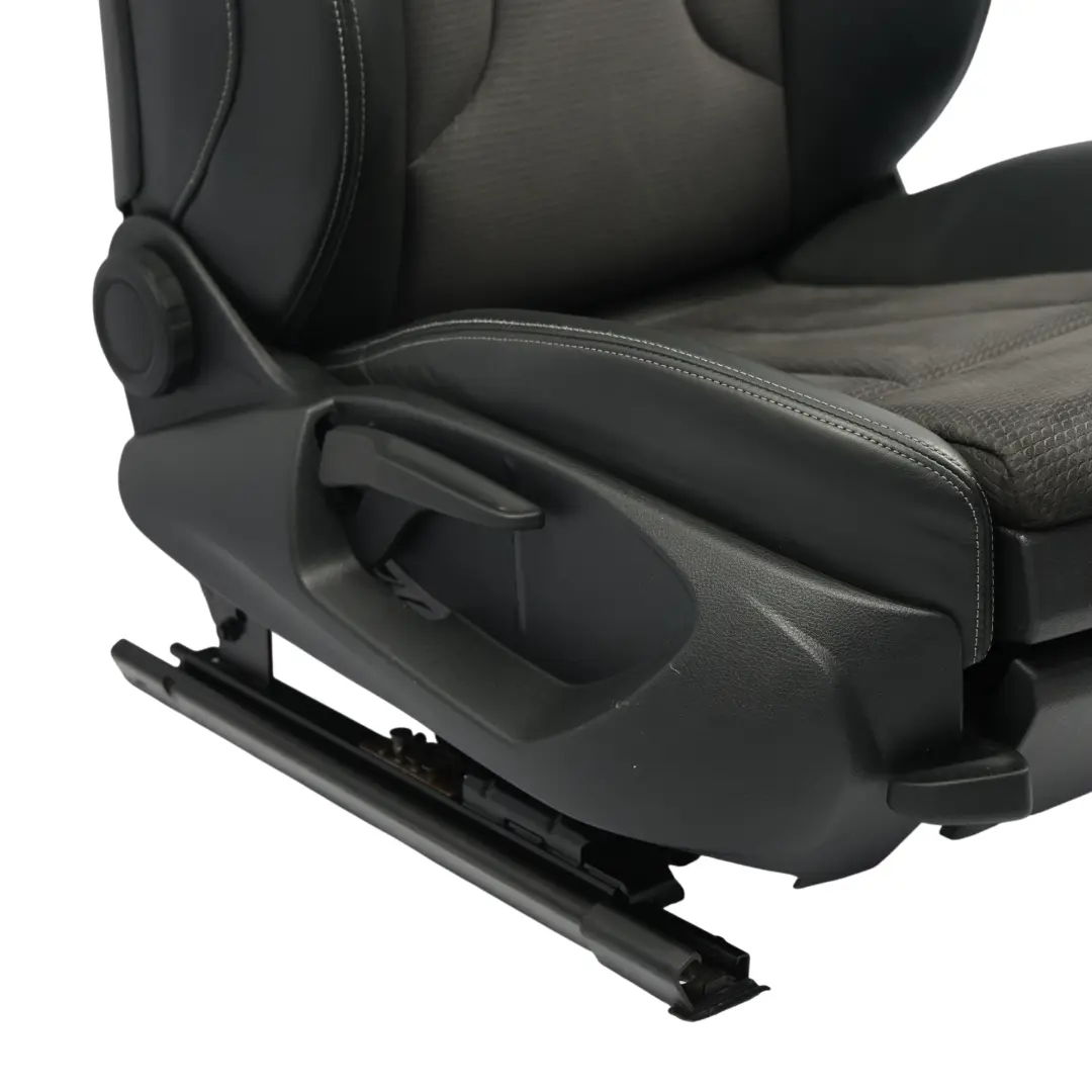 5D Vordersitz Sport Beheizt Stoff/Leder Schwarz Grau Rechts für Audi A3 S3 8V mit Teilenummer 8V4881805AR Audi A3 S3 8V 5D Vordersitz Sport Beheizt Stoff/Leder Schwarz Grau Rechts - SKU 8V4881805AR-1 - Teilenummer 8V4881805AR