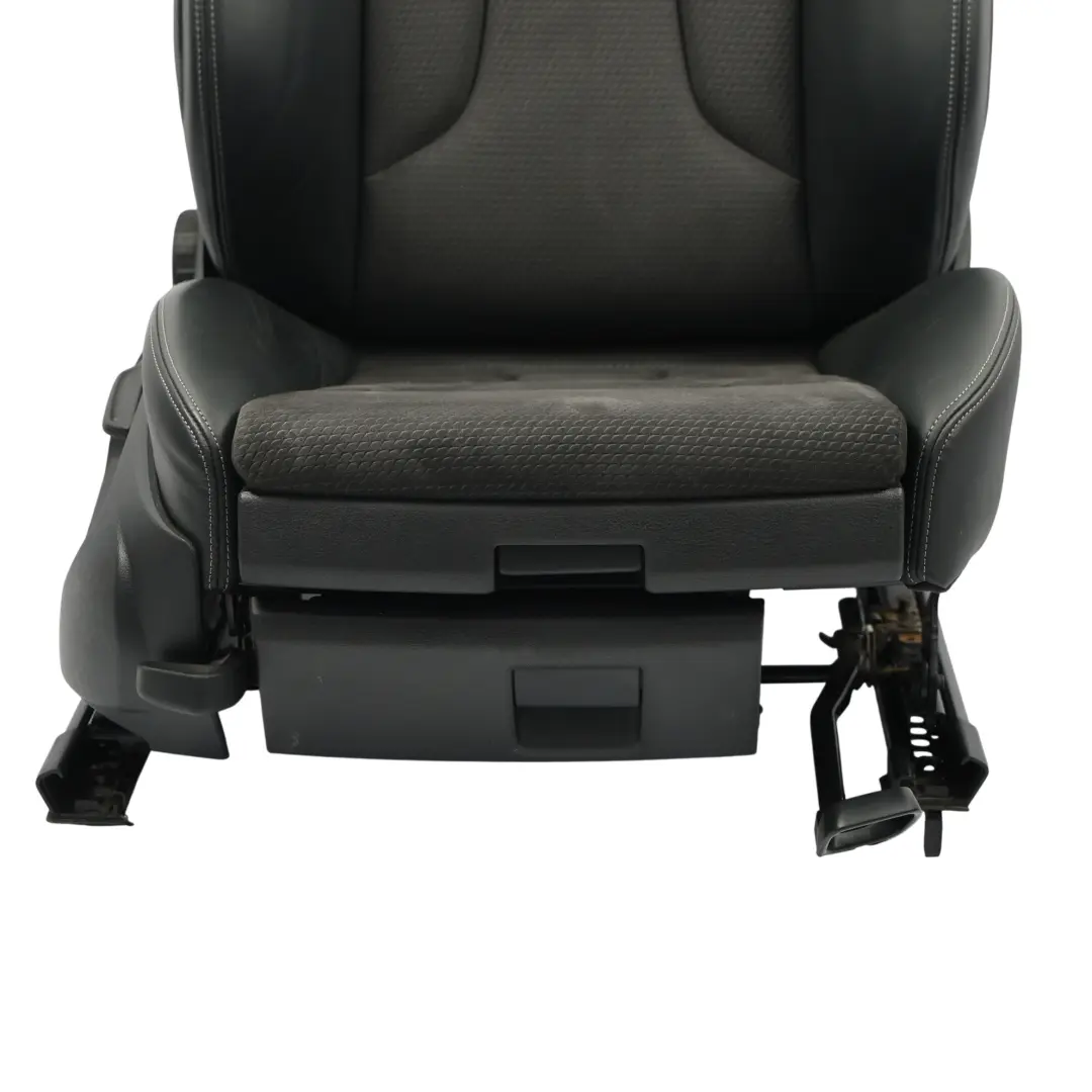 Audi S3 8V 5D Asiento Delantero Sport Calefactable Tela/Cuero Negro Gris Derecho - SKU 8V4881805AR-1 - Número de pieza 8V4881805AR