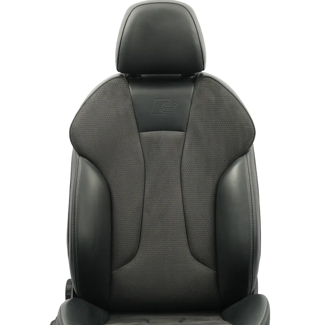 5D Sedile Anteriore Sport Riscaldato Stoffa/Pelle Nero Grigio Destro per Audi S3 8V con numero di parte 8V4881805AR Audi S3 8V 5D Sedile Anteriore Sport Riscaldato Stoffa/Pelle Nero Grigio Destro - SKU 8V4881805AR-1 - Numero di parte 8V4881805AR